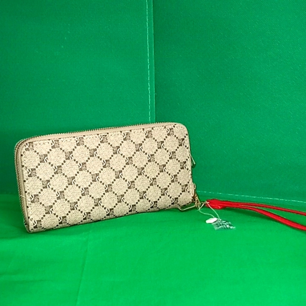 Nwot wallet